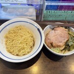 麺や 青雲志 - 燻されたノドグロのいい匂い。