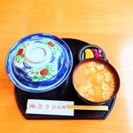 やぶ善 - 蓋付きで提供される特別感。