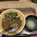 宮崎牛ステーキと宮崎地鶏 肉バル食堂 みやざき晴マチ - 