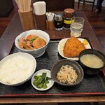 ひまわり - 肉じゃが＆アジフライ定食(1,050円)