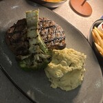 Tommy Bahama Restaurant, Bar & Store - 