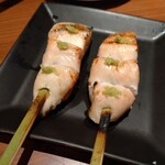 とり亀 - ささみわさびです。焼き加減がむっちゃ上手いっ!!外側が香ばしく中身はジューシーで最幸です♪