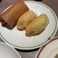 中国料理 美麗華 - 大根パイと春巻き