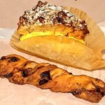 Comme'N GLUTEN FREE - 本日のクリームパン(胡桃入り生地）。フィグと大豆バター。