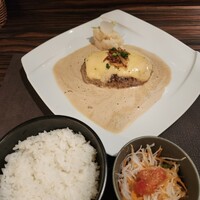 旬菜ステーキ処 らいむらいと - チーズハンバーグ