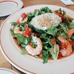 エッグスンシングス - アボカドとシュリンプのサラダ