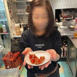 鬼貝 - このスタッフが切り込みを入れたタコさん赤ウインナー