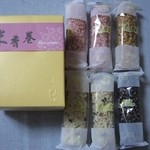 台灣好，店 - 2013年の米香春(台湾風おこし)210元