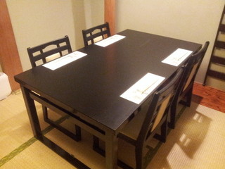Tsubomi - お座敷のテーブル席、5名様より個室としてお使いになれます。