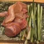 すしやのたい悟 - 赤貝紐胡瓜のつまみ