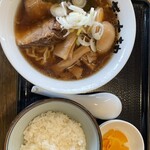 蔵太鼓 麻生店 - 柔らか、肉厚チャーシュー2枚