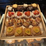 Four Seasons Hotel Hong Kong  - 