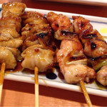 Yakitori Hidaka - かわ210円、ねぎま250円