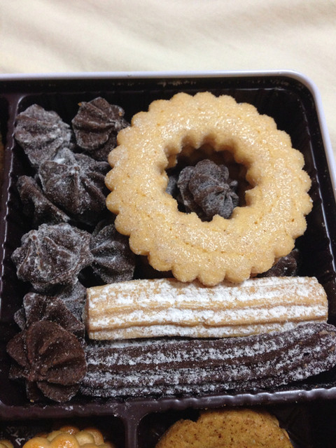 【なつ】山本道子の店 サブレ、ルスルス ネオン缶 ネオン缶は美味しいサクサククッキー』by 実美ちゃん : ルスルス