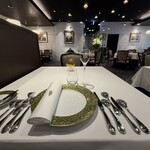 プレスキル - クラシカルで優雅な雰囲気