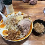 えどもんど - 『汁無し(350g)』1050円+『豚券』250円+『うずらの玉子』100円