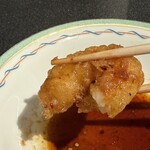 327293034 - エビの甘辛ソース。 見た目は普通、味は革命的。