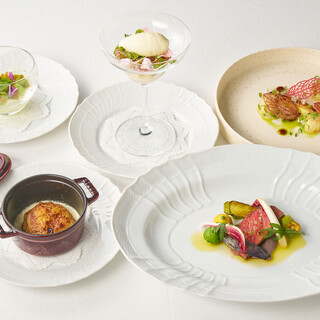 移ろう四季を感じる、旬を味わうコースをご提供