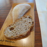 キュイジーヌ[s] ミッシェル・トロワグロ - パン。