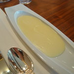 キュイジーヌ[s] ミッシェル・トロワグロ - 仔牛のすね肉 エシャロットのフォンダン ルッコラとエストラゴン・・・のソース。