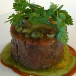 キュイジーヌ[s] ミッシェル・トロワグロ - 仔牛のすね肉 エシャロットのフォンダン ルッコラとエストラゴン。