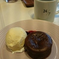 24/7 restaurant - コーヒーとフォンダンショコラ