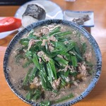 大阪うどん いなの路 - 肉うどん(1,100円)
肉追加(440円)
ネギ大盛(165円)
おにぎり(1個 170円)