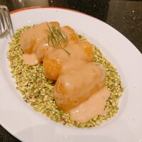 龍天門 - エビマヨ (ピスタチオ他ナッツが敷き詰められてます)