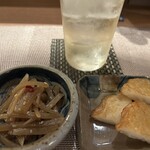 モルトと小料理ねこ - 〈グレンフィデック10年〉とお通し2点