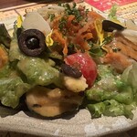 にんにくバル ザ・ガーリック中野 - 季節野菜のフレッシュサラダ