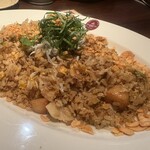 にんにくバル ザ・ガーリック中野 - 釜揚げしらすと沢庵・しそのガーリックライス