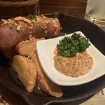 にんにくバル ザ・ガーリック中野 - 自家製岩中豚ソーセージ