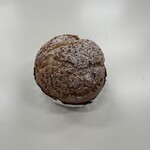 ジャック - メレンゲ生地のカリッとした皮に生クリームとバニラビーンズを入れた滑らかなシュークリームですよ。