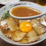 泉善 - 生玉子入り 特中華そば（スープ）