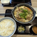 吉野家 - 料理写真:とんこつ牛鍋御膳