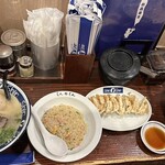 博多らーめん ShinShin KITTE博多店 - 