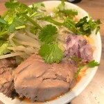 らーめん菊 - R7.11限定トムヤムラーメン1450円　パクチー100円