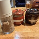 とんかつ 檍 - 3種の塩　シール剥がれかけがナマック