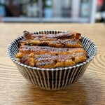 かぶと - 鰻丼(アレンジ)横アングル