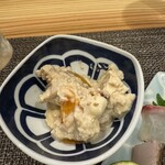 旬菜と地酒 野良 - 柿とチーズの白和え（食べかけ）。コクがあってお酒に合う
