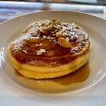BELLOWS BURGER - パンケーキも3人でシェアしました。