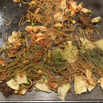 お好み焼 オモニ 本店 - 2人で分けてこんな感じ