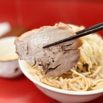 ラーメン二郎 - 程よい脂のチャーシュー！！