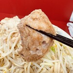 ラーメン二郎 - 私には嬉しい脂の塊チャーシュー！！