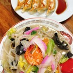九州ラーメン友理 - 長崎ちゃんぽん　1100円税込
ギョーザ　450円税込