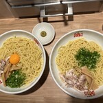 元祖油堂 - 左：特盛、右：大盛 柚子胡椒+30円で二人でシェアしました