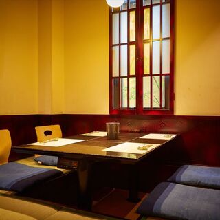 静けさと風格漂う純和風空間。個室でくつろぎのひとときを