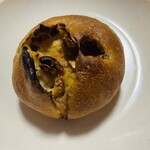 パンはパンでも… - キャラメルナッツカマンベール