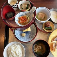 日本料理 初海 - 