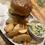 アームズ - コールスローも絶品